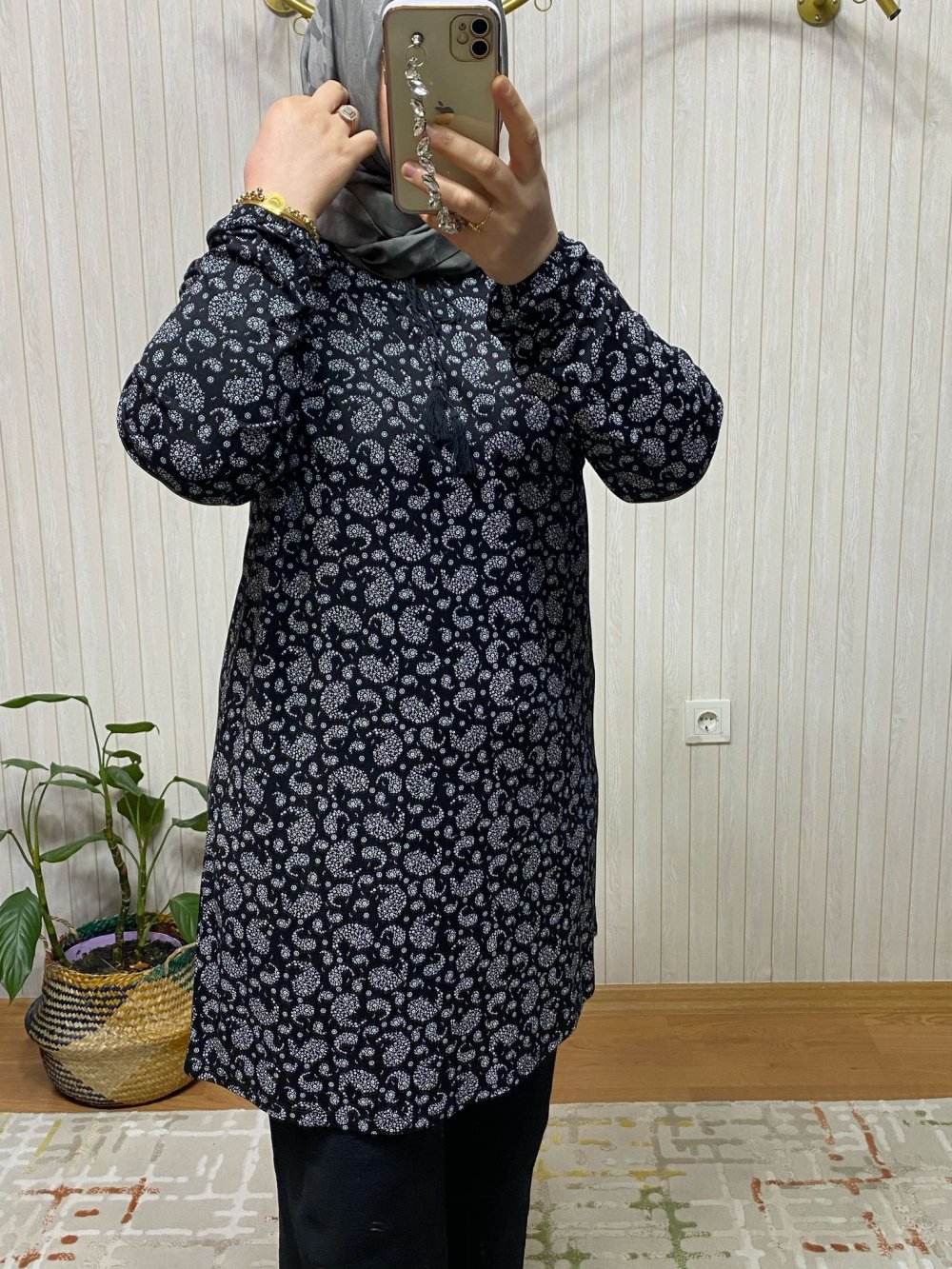 Esen Yunus Desenli Yaka ipli