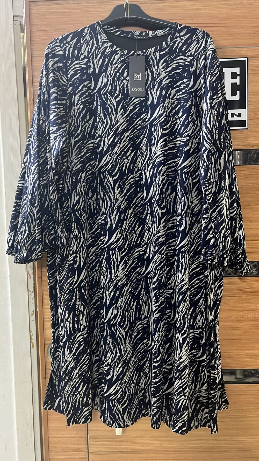 İnce Yaprak Desenli 115cm