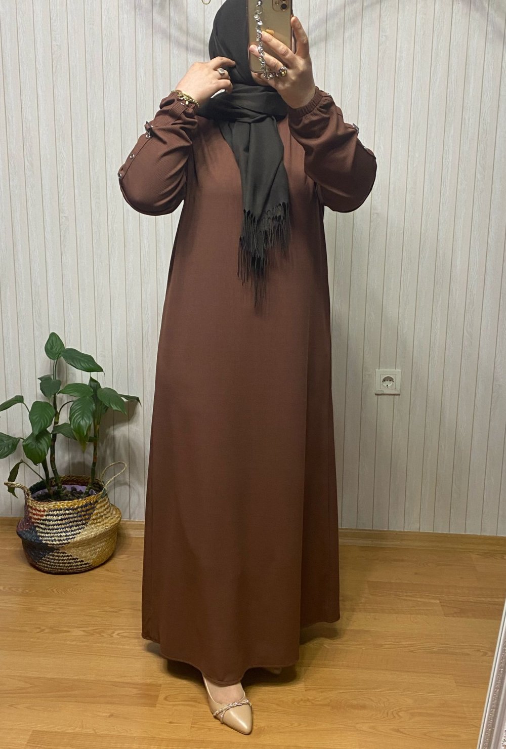 Kolu Halka Detaylı Elbise Elsi -