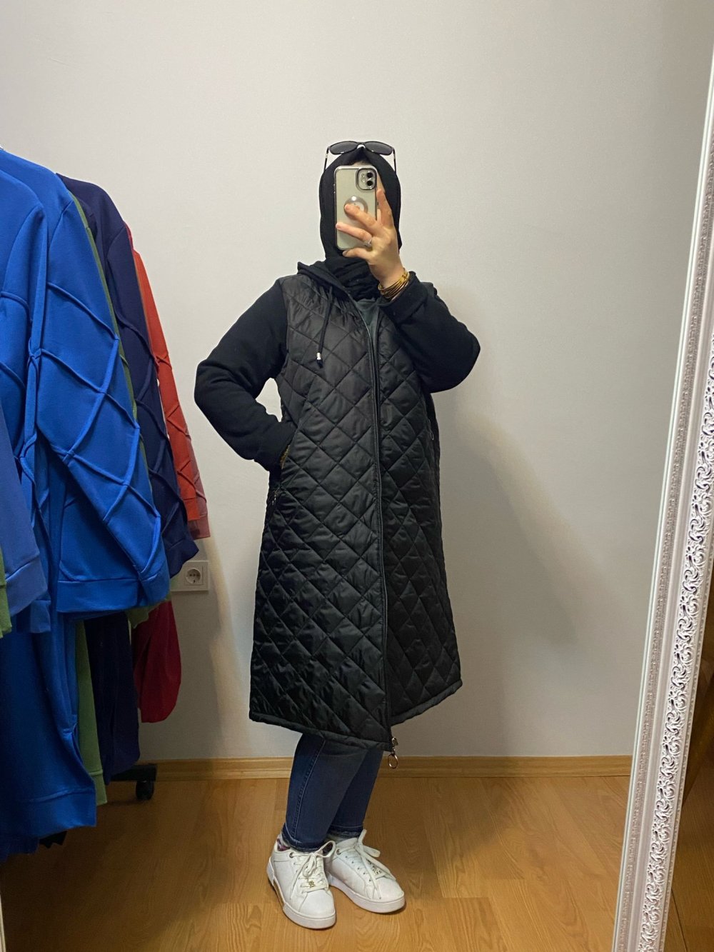 KAPİTONE KOLLU MONT siyah